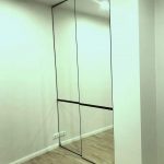 Зеркальный шкаф-купе от пола до потолка