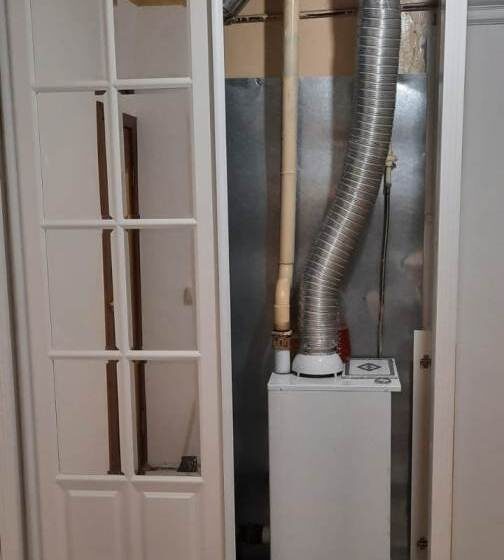Шкаф, закрывающий двухконтурный газовый котел